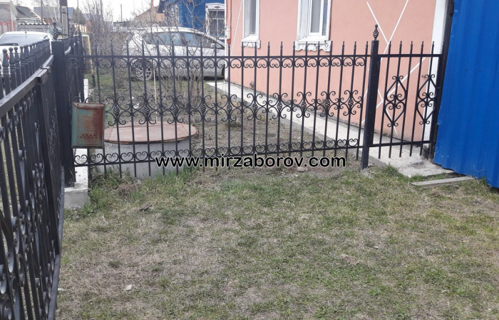 № 5004 Кованый забор с калиткой и воротами Победа