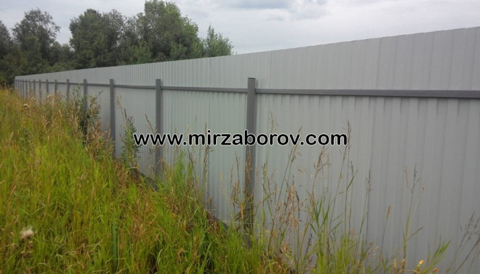 zabor-iz-profnastila-10