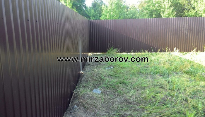 zabor-iz-profnastila-9