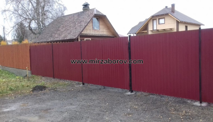 № 10025 Из профнастила столбы видны мкр Мирный