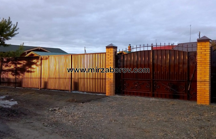 № 90015 Кованые ворота и кирп. столбы Томск